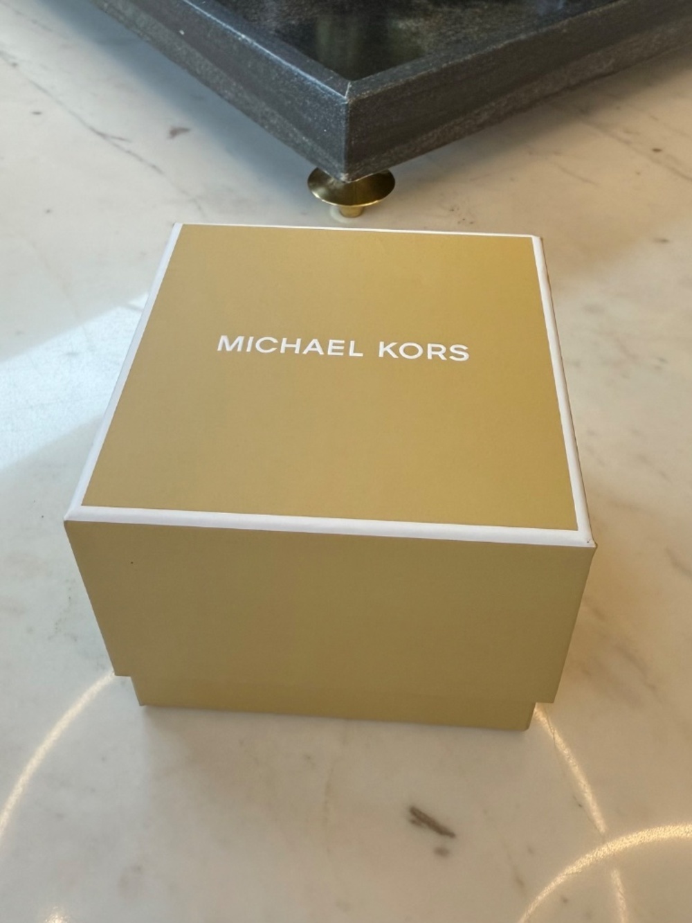 New Michael Kors Heart Necklace - Picture 11 of 16
